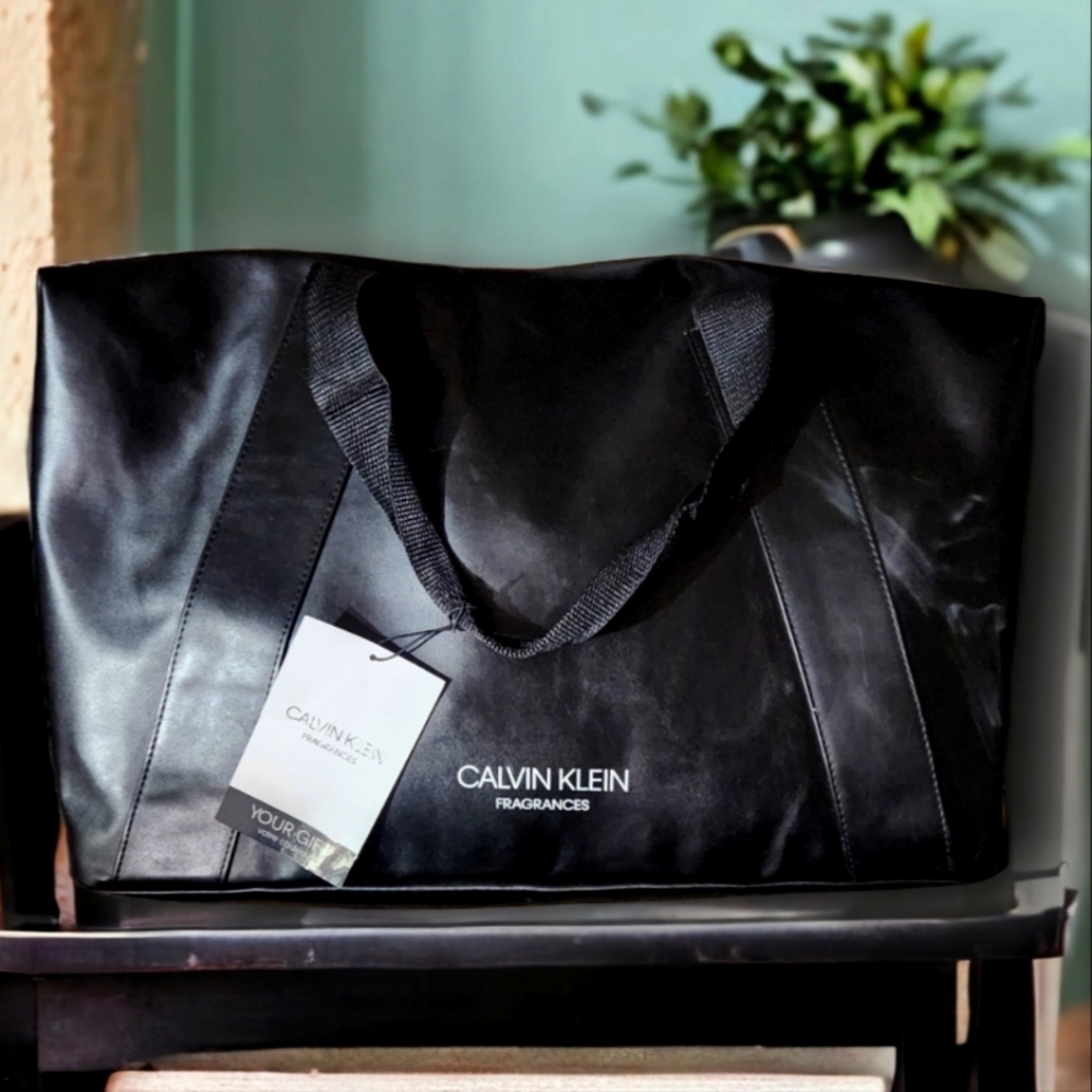 NWT CALVIN KLEIN Weekender Travel Duffle Gym Bag Black